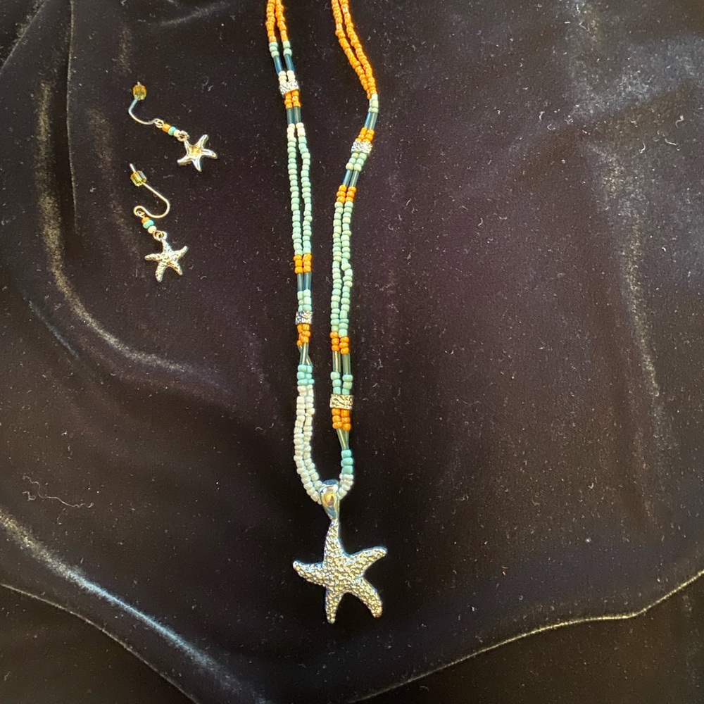 Ladies starfish necklace and earrings set.